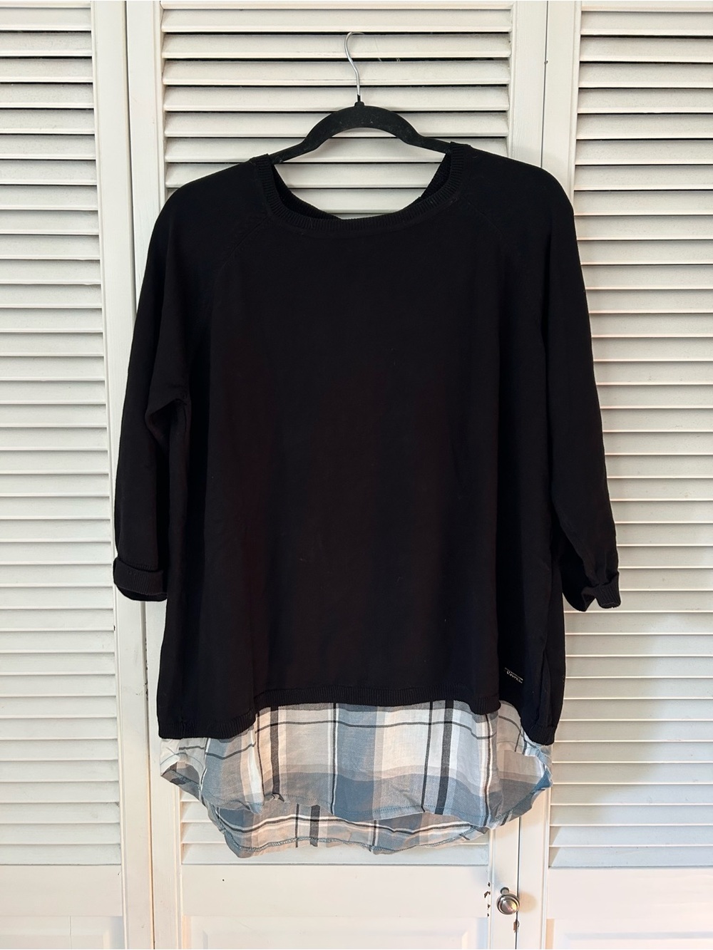 Black Layered Plaid-Hem Women's Sweatshirt